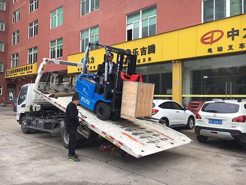 廈門電動叉車公司，銷售比亞迪電動叉車2.5噸一臺